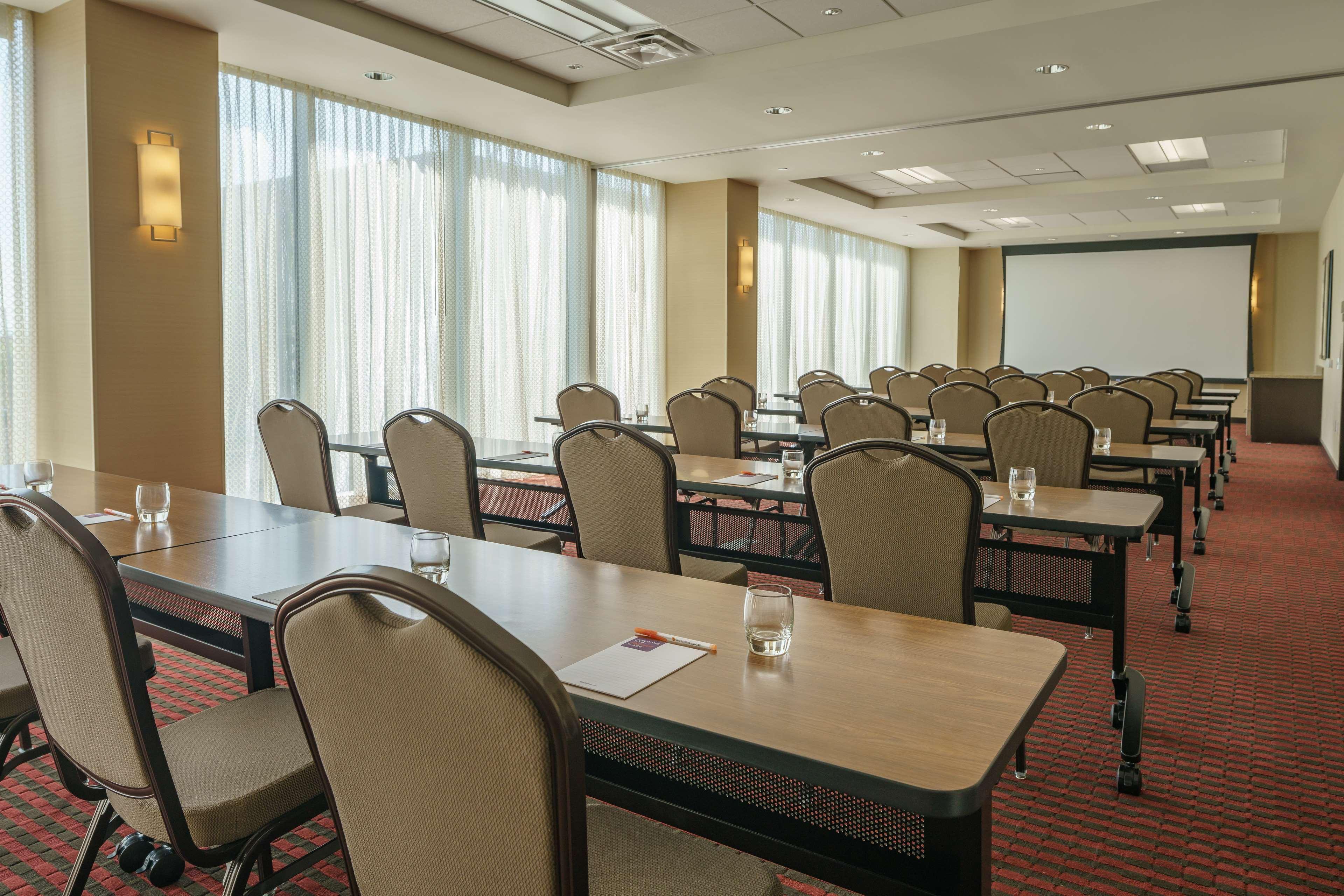 Hotel Hyatt Place Galleria 3*