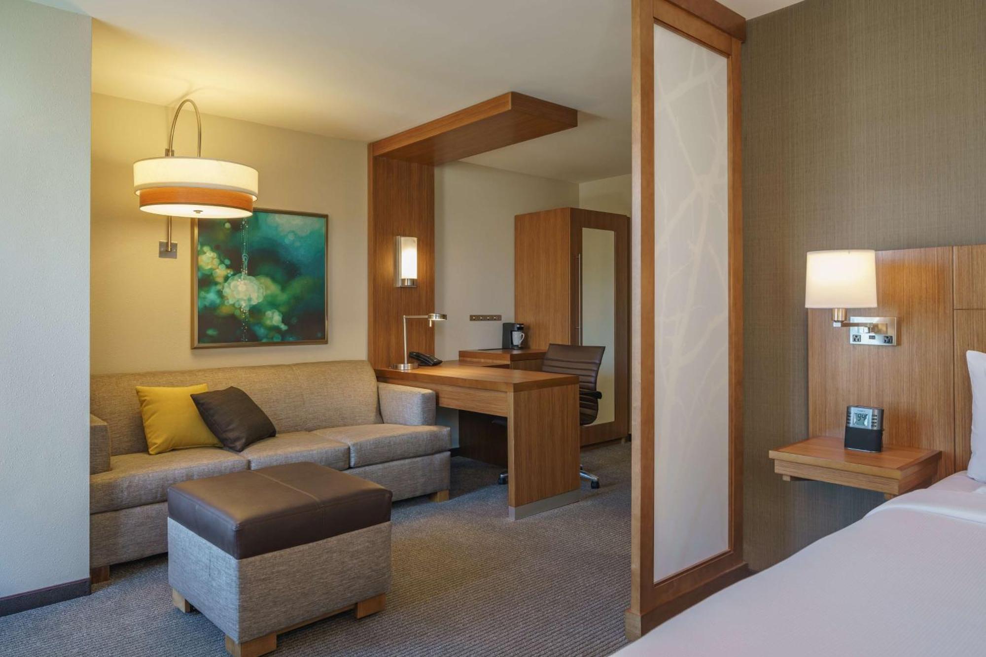 Hyatt Place Galleria 3*